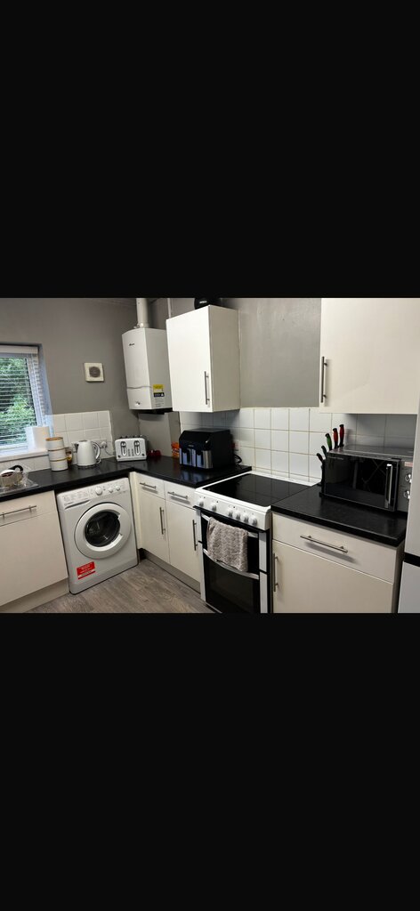 Photo 4 of Carlton property