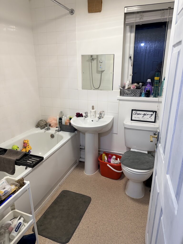 Photo 3 of Windlesham, Surrey Heath property
