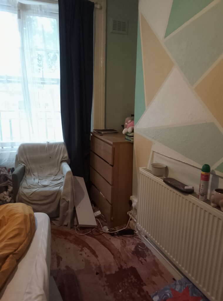 Photo 3 of London property