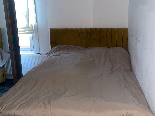 Photo 5 of London property