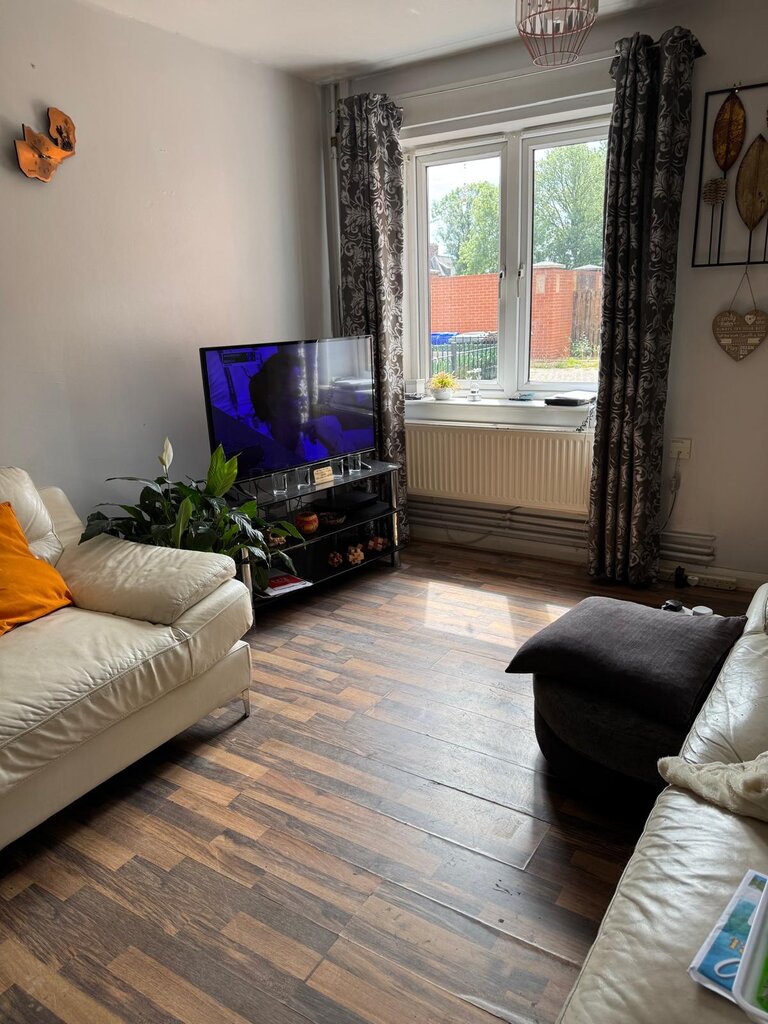 Photo 4 of Ashton Under Lyne property