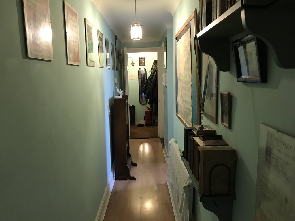Photo 5 of London property