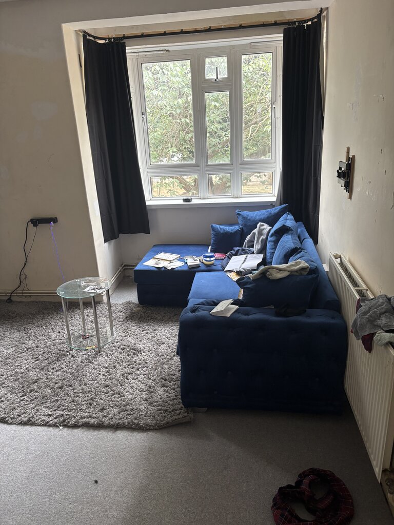 Photo 3 of London property