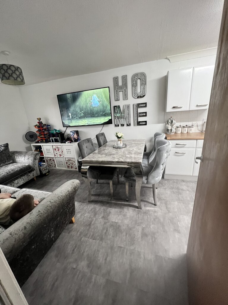 Photo 3 of Peterborough property