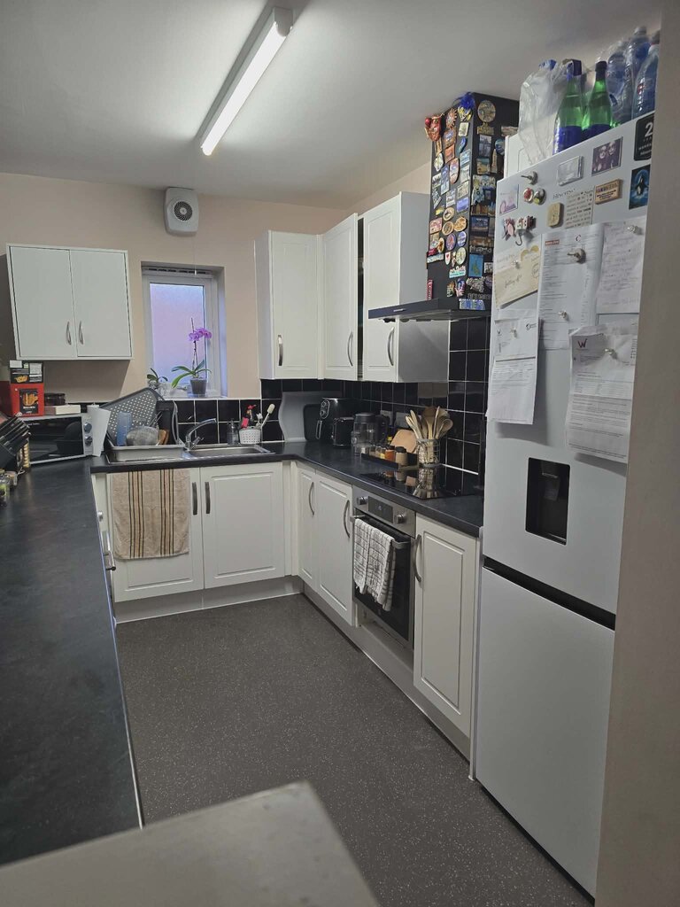 Photo 3 of Manchester property