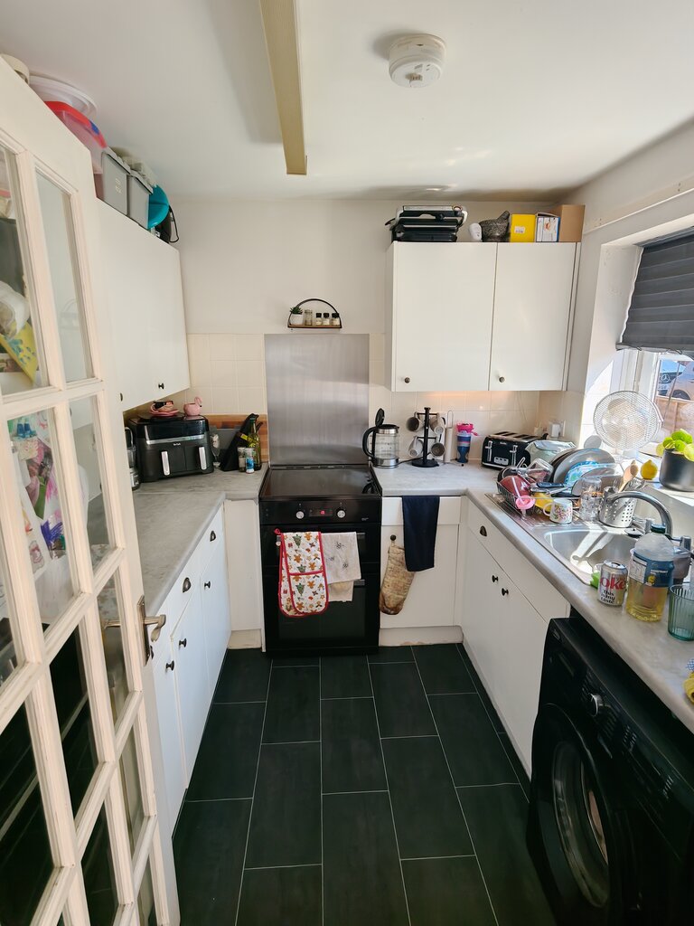 Photo 4 of Reading property