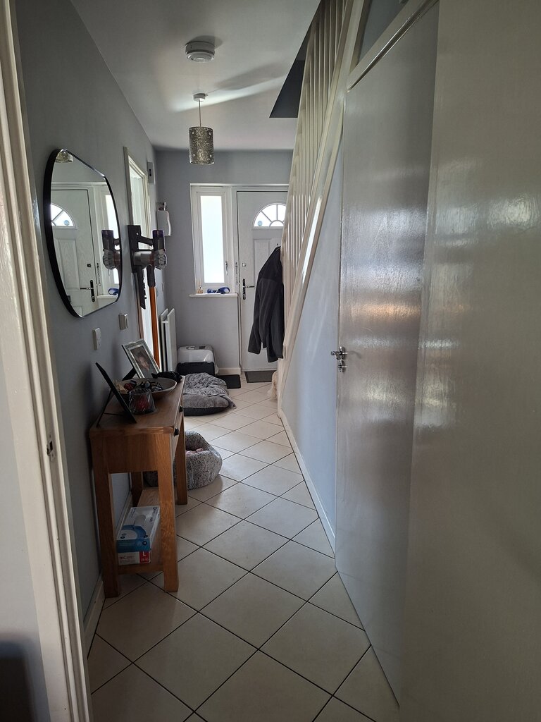 Photo 3 of Slough property