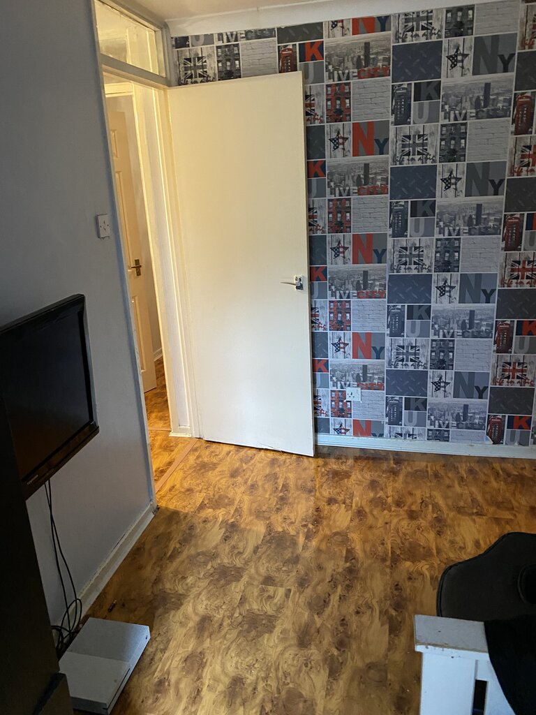 Photo 4 of Leeds property