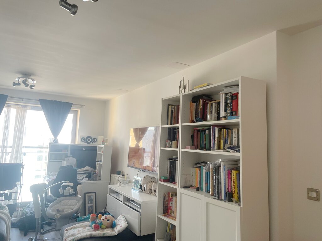 Photo 3 of London property