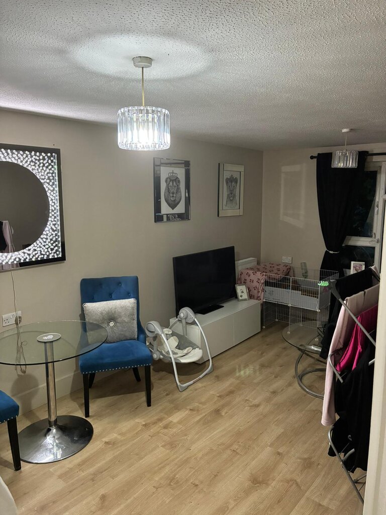 Photo 2 of Borehamwood property