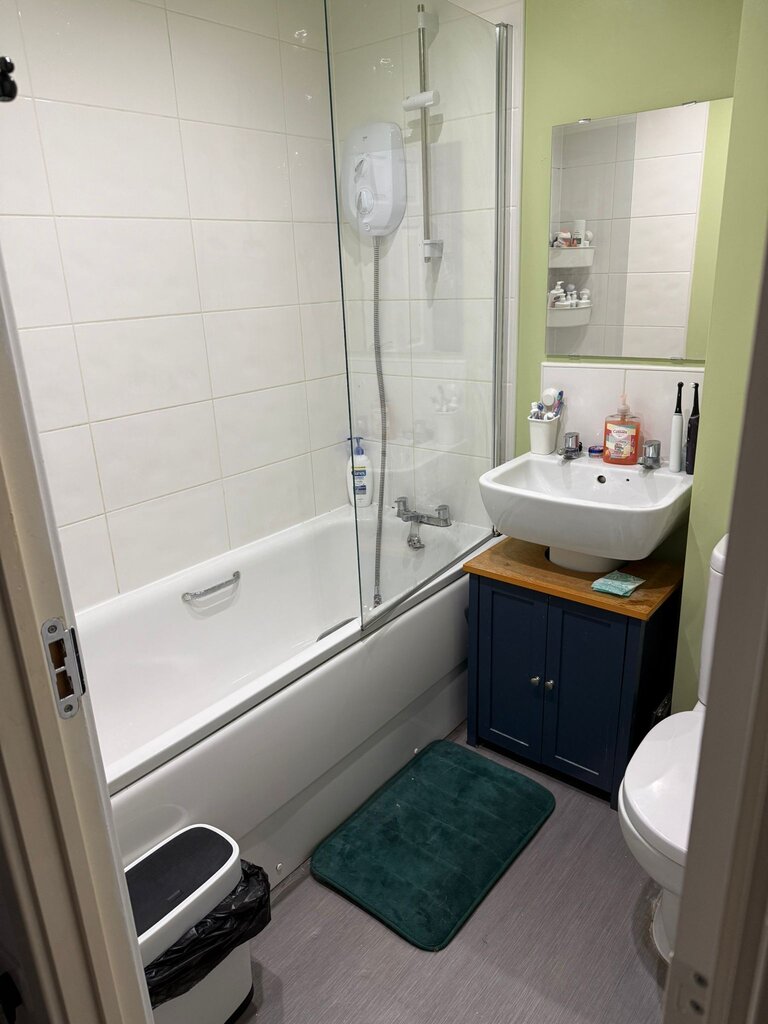 Photo 3 of Castleford property