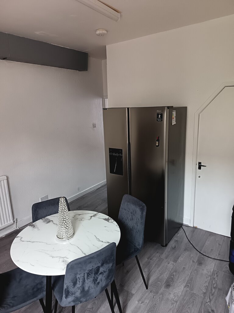 Photo 4 of Manchester property