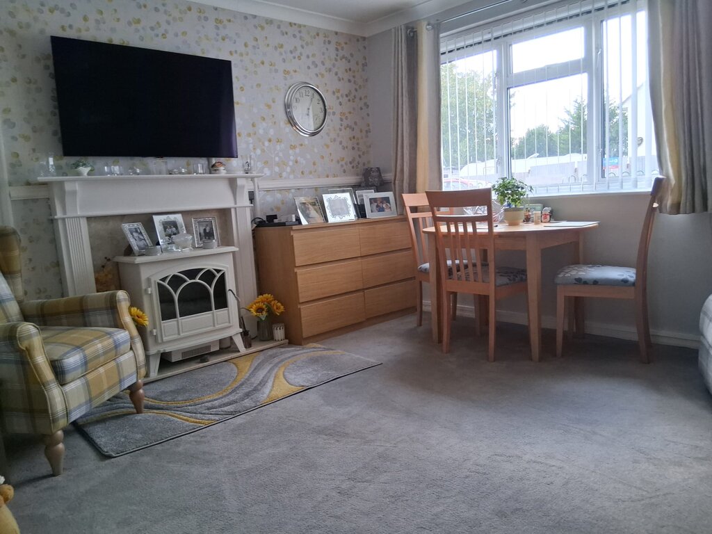 Photo 3 of Rainham property