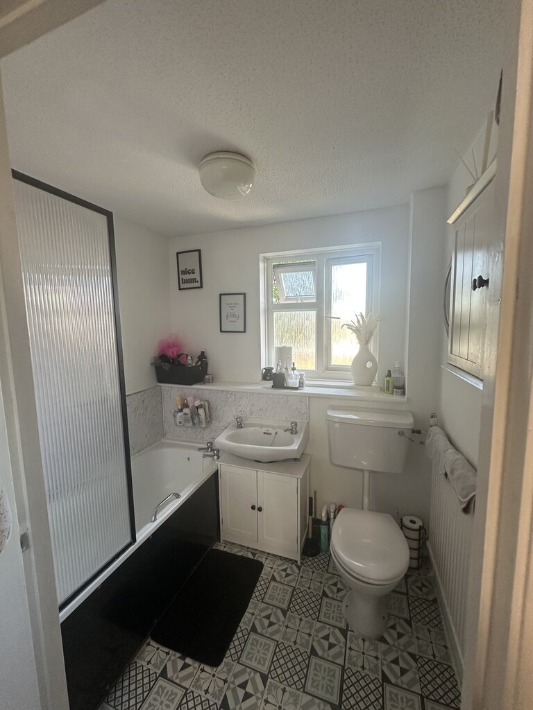 Photo 4 of Borehamwood property