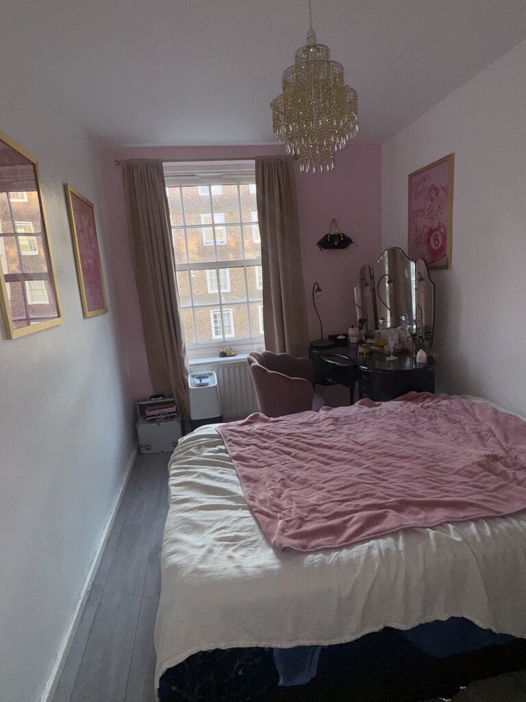 Photo 4 of London property