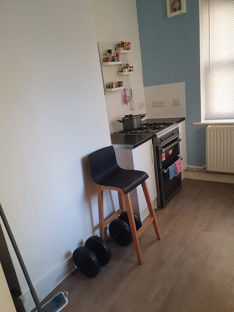 Photo 3 of London property