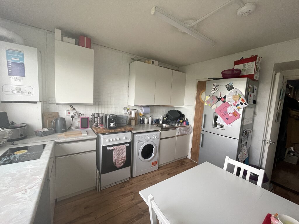 Photo 3 of London property
