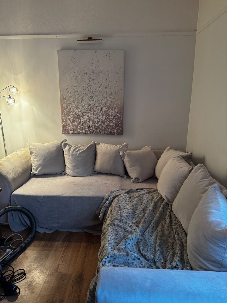 Photo 5 of London property