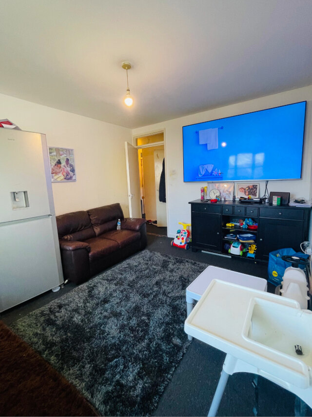 Photo 2 of Southall property