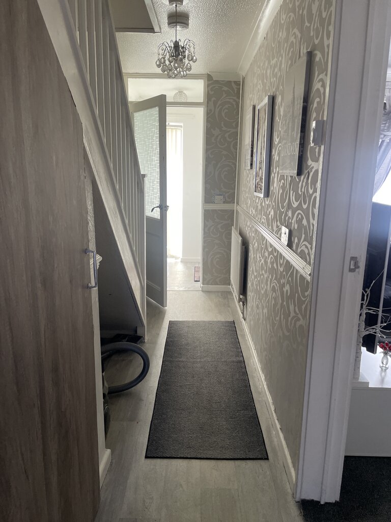 Photo 5 of Gillingham property