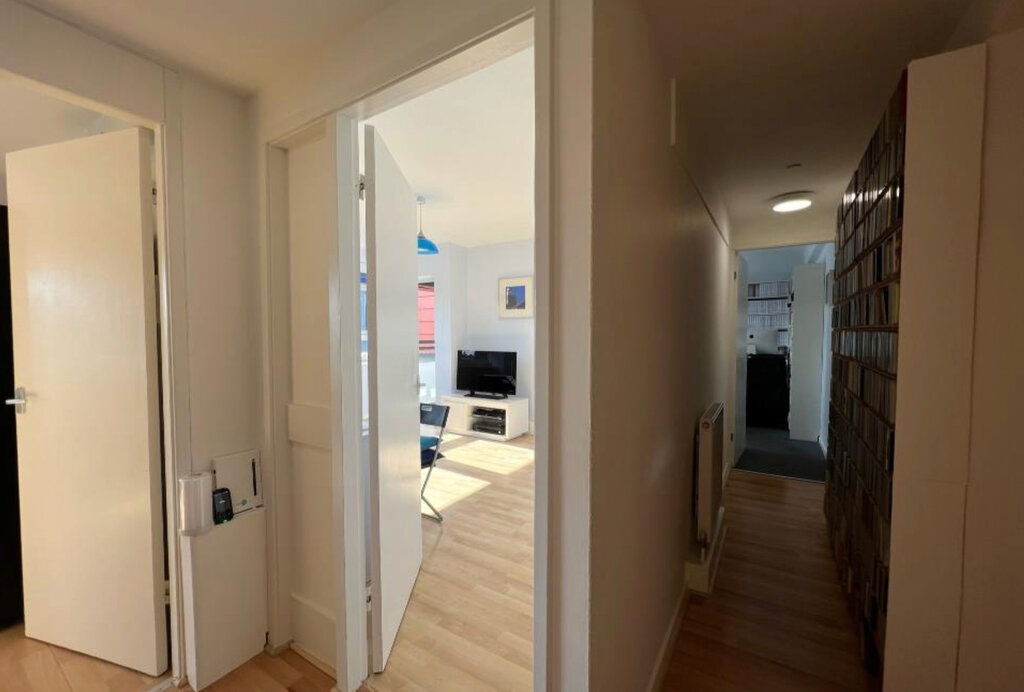 Photo 5 of Salford property