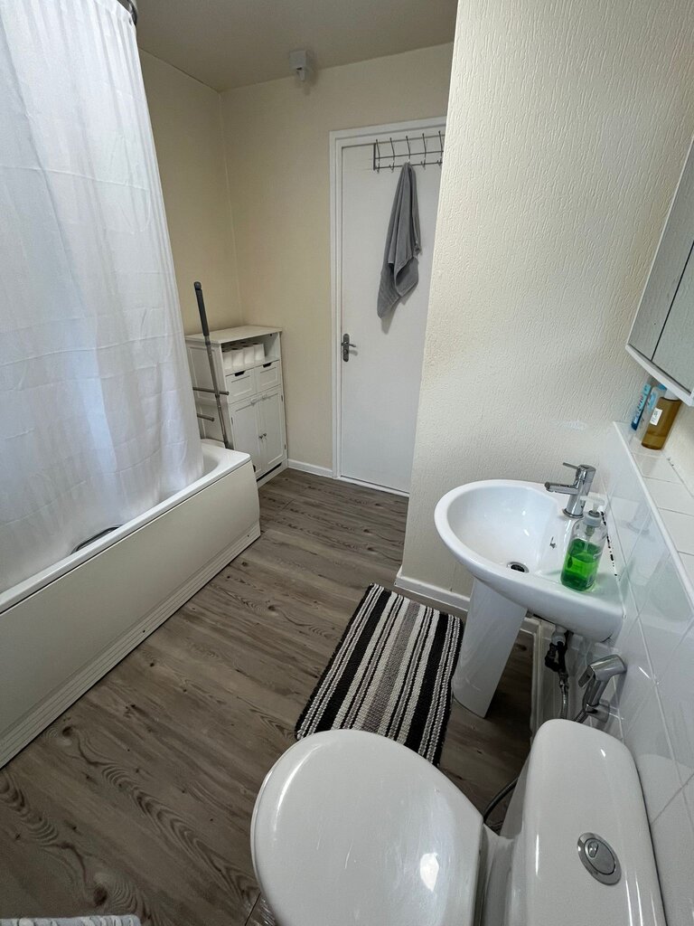 Photo 4 of Manchester property