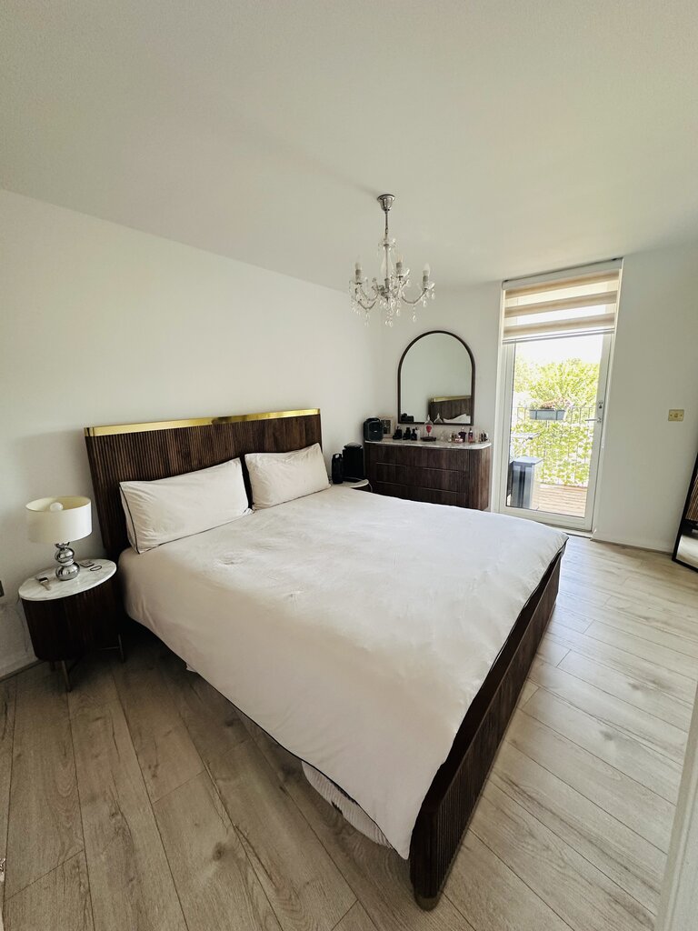 Photo 2 of London property