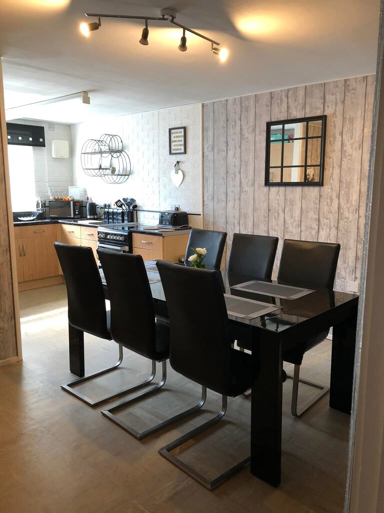 Photo 3 of Leeds property