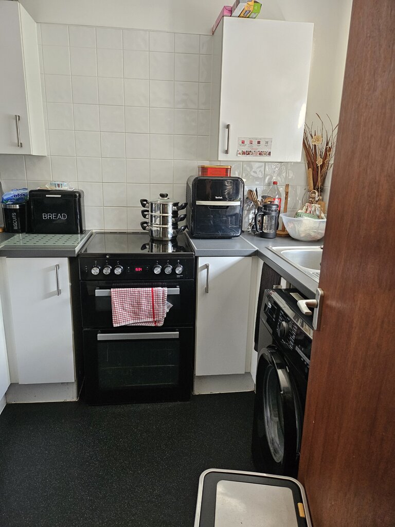Photo 5 of Rushden property