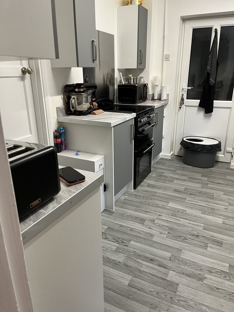 Photo 4 of Peterborough property