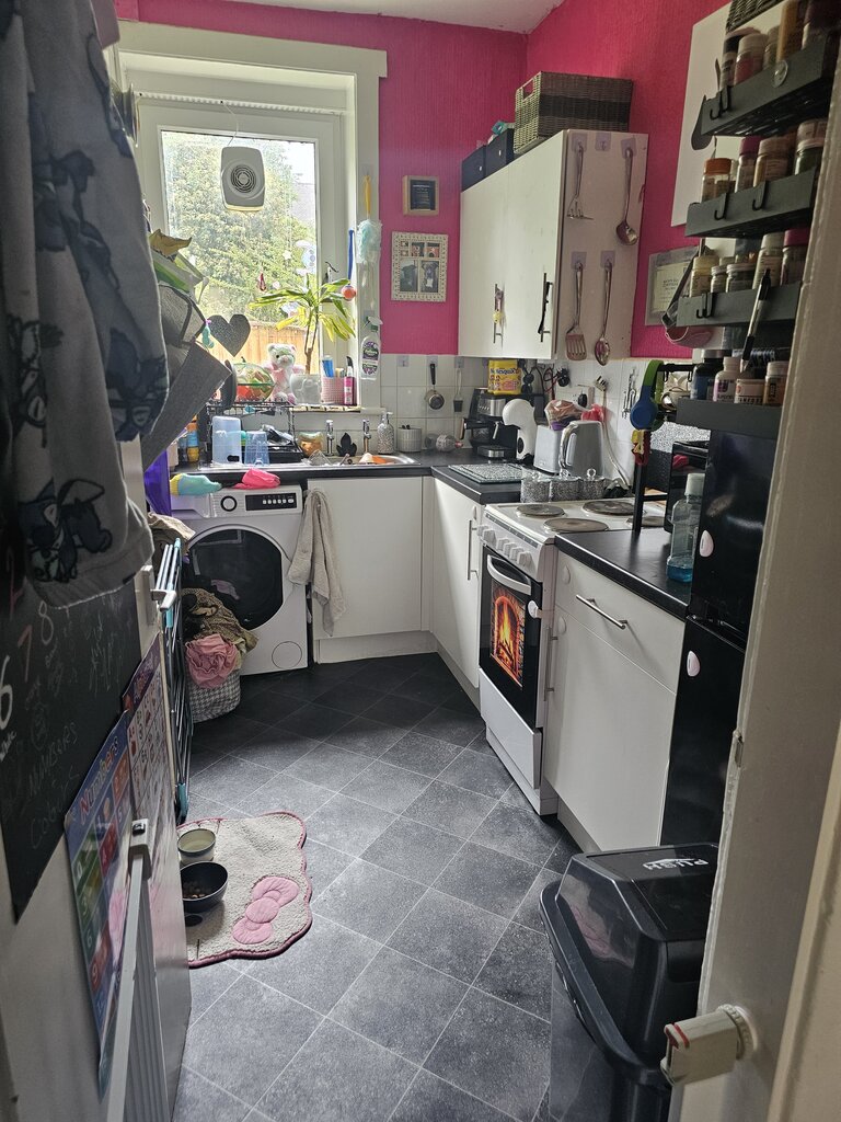 Photo 3 of Edinburgh property