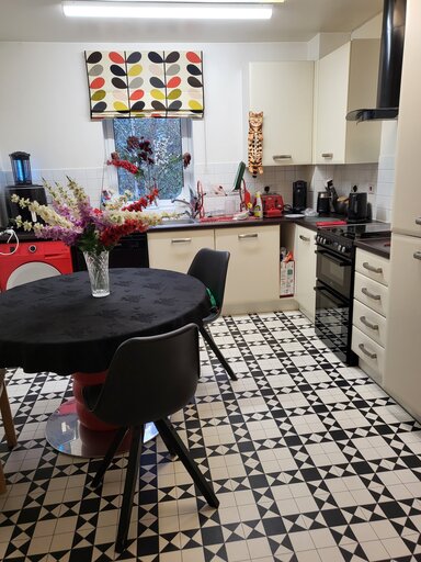 3 bed floor 1 apartment/flat