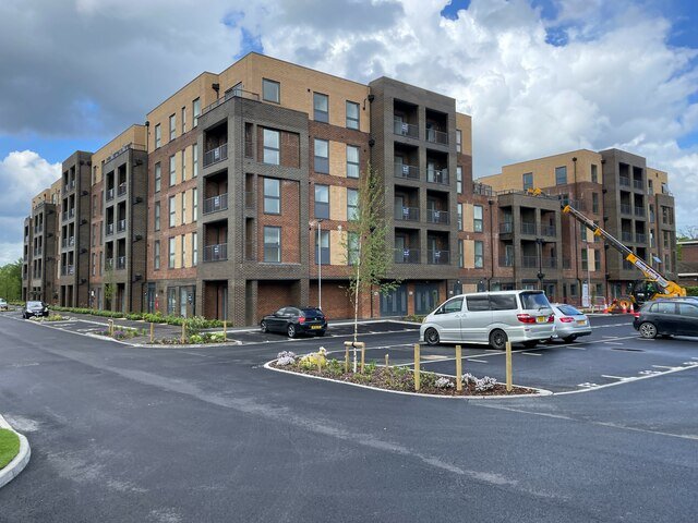 Photo 3 of Farnborough property