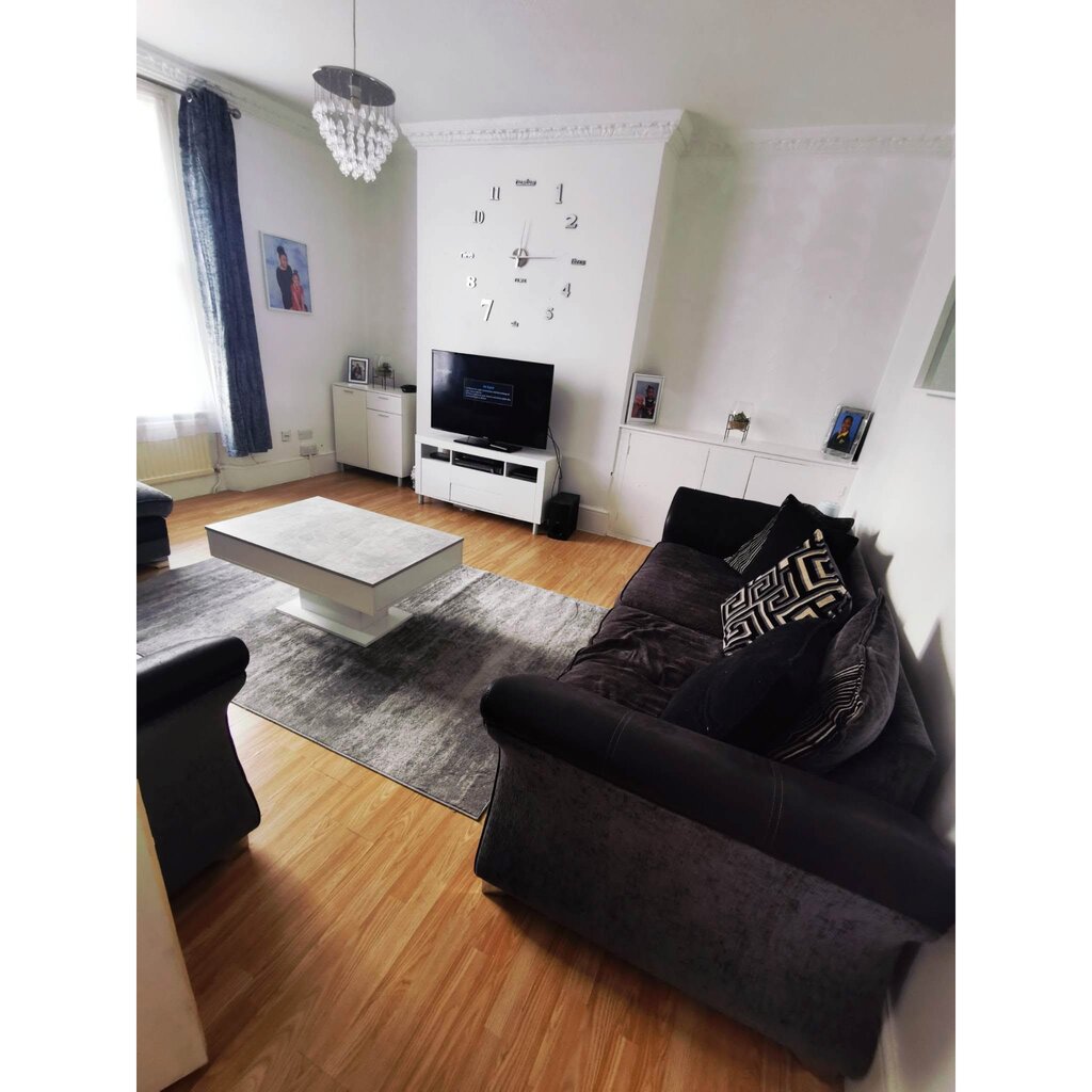 Photo 1 of London property