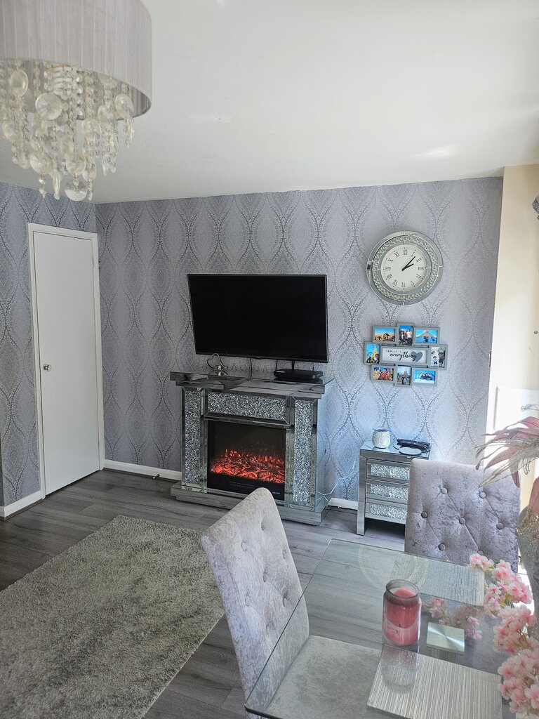 Photo 4 of London property