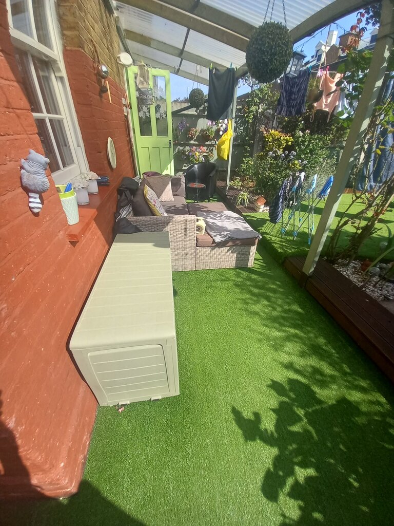 Photo 4 of London property