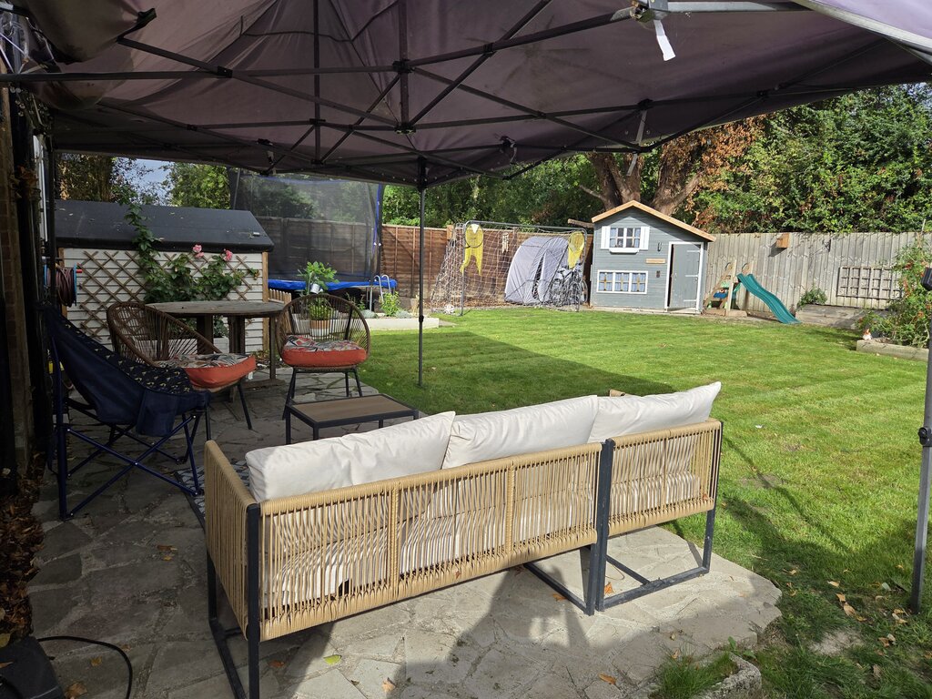 Photo 4 of Cambridge property