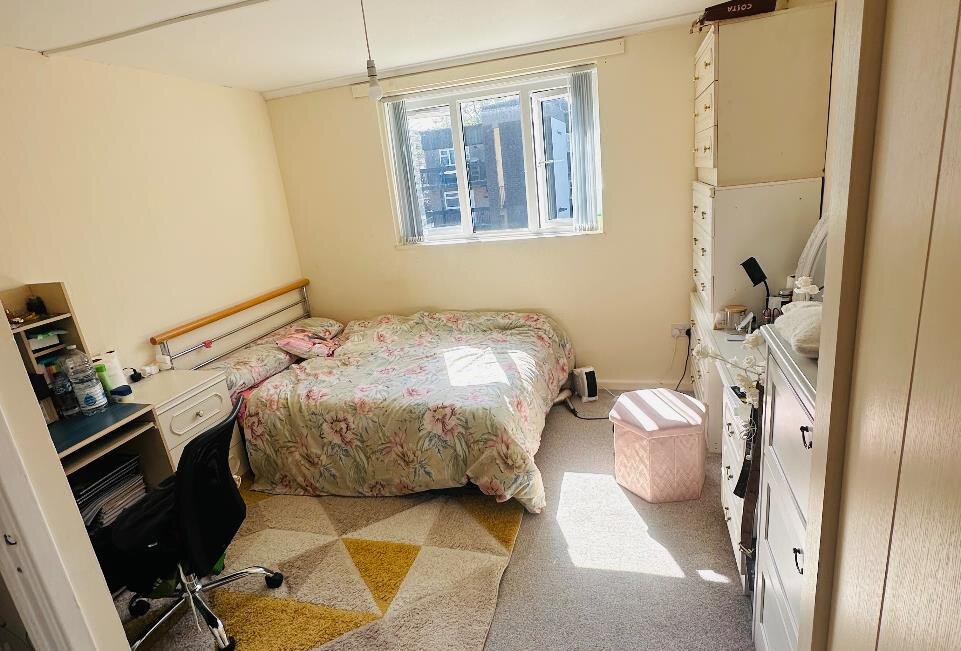 Photo 3 of Dukinfield property