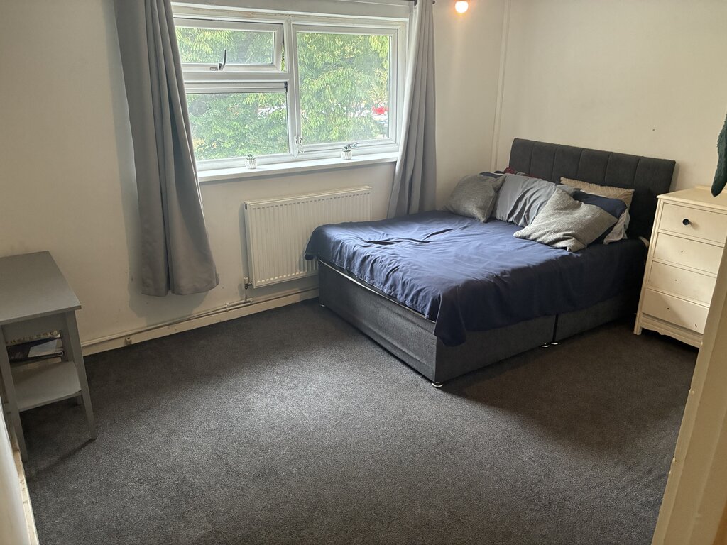 Photo 3 of Leeds property