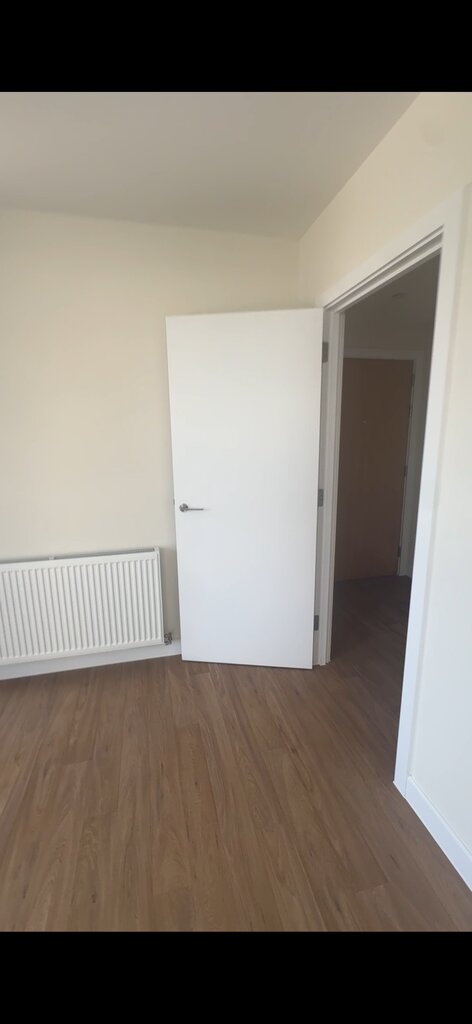 Photo 4 of London property