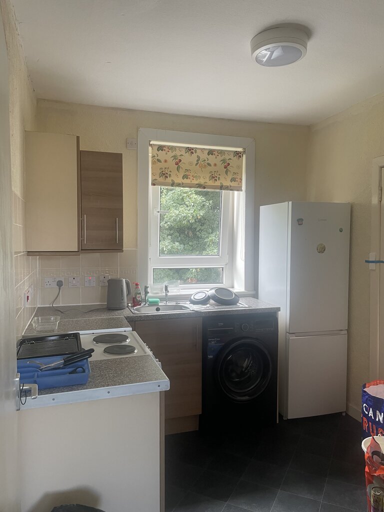 Photo 3 of Edinburgh property