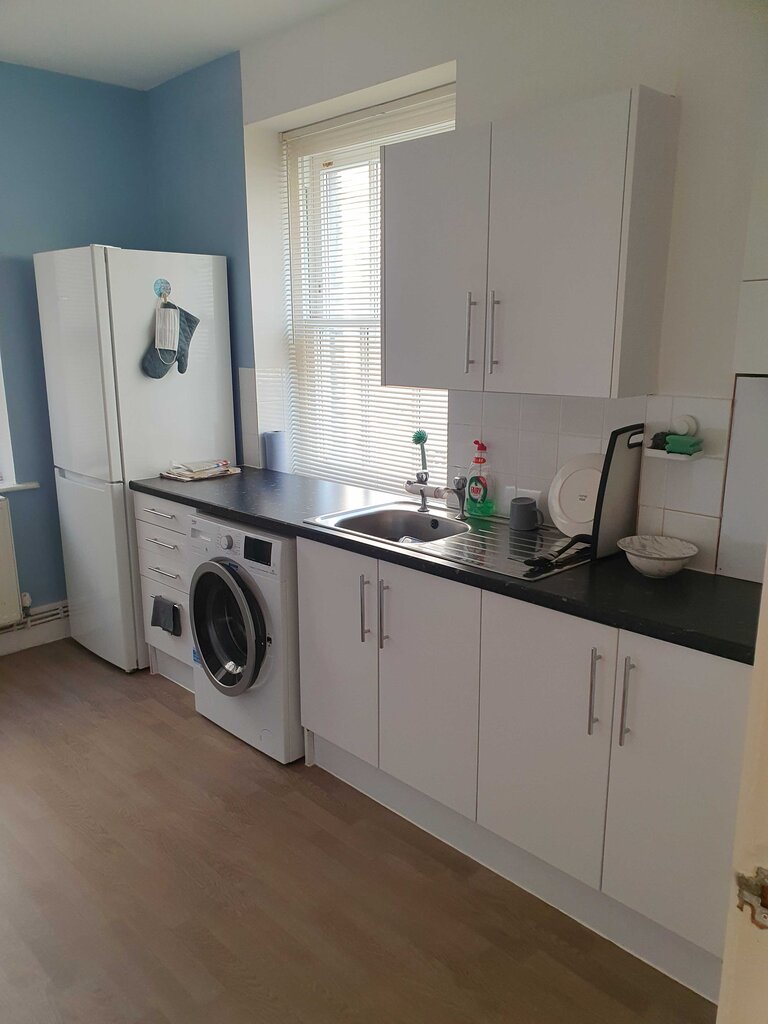 Photo 2 of London property