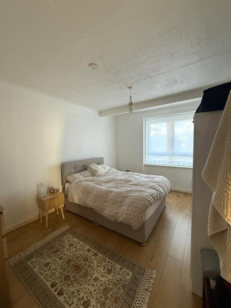 Photo 3 of Glasgow property