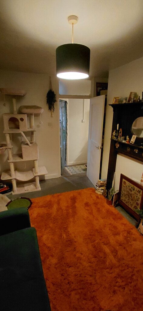 Photo 3 of London property
