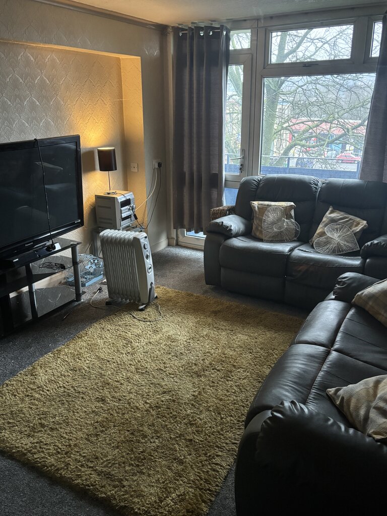 Photo 3 of Shipley property