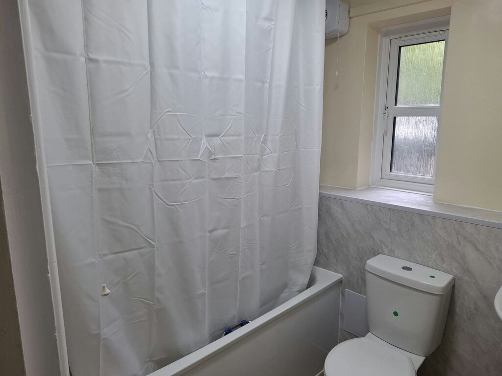 Photo 5 of Winchester property