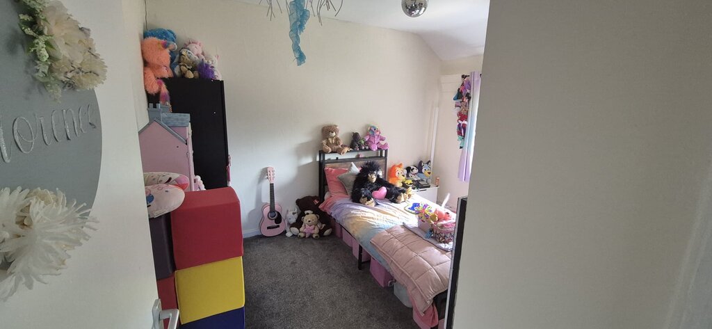 Photo 4 of Kettering property