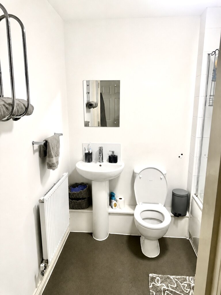 Photo 5 of Manchester property