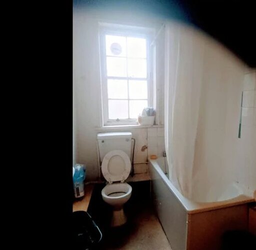 1 bed floor 1 studio bedsit