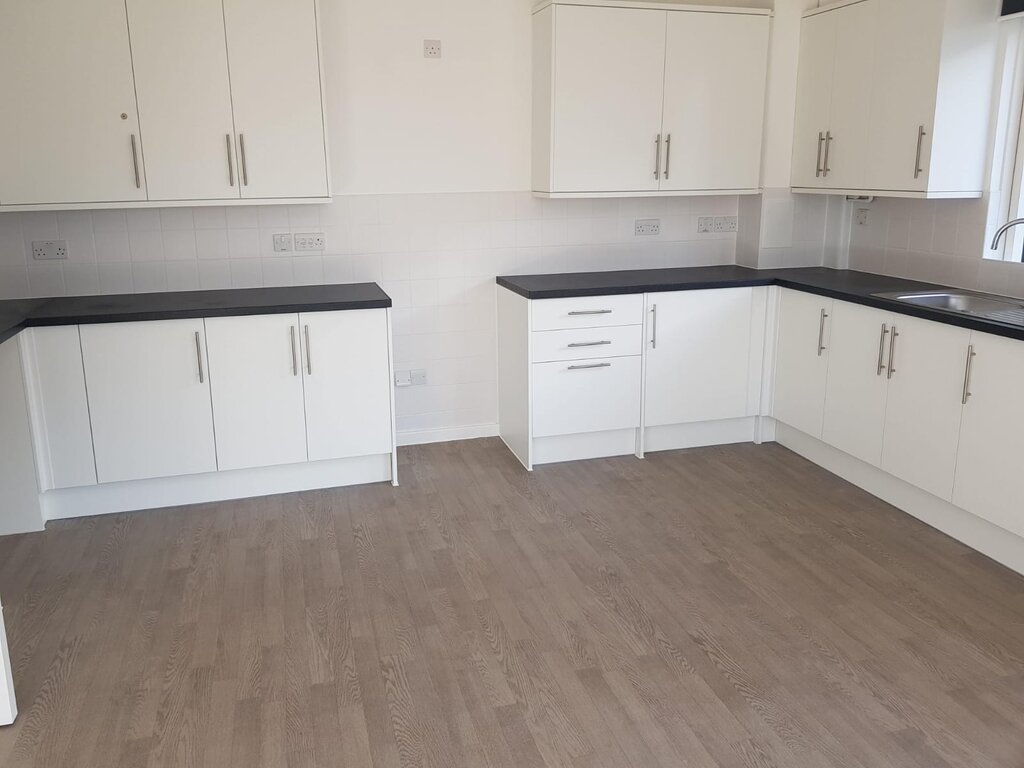 Photo 3 of London property